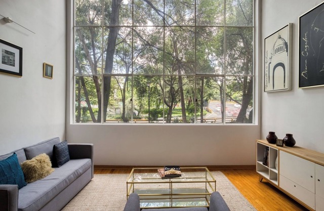 1BR Artist Den By Luis Barragan