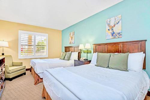 1BR Condo Near Universal Studio with Hot Tub & Pool