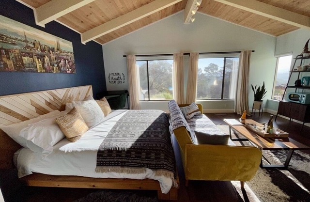 ☆1BR Dog friendly monthly gateway w/Carmel Valley Views +mins from Carmel Beach