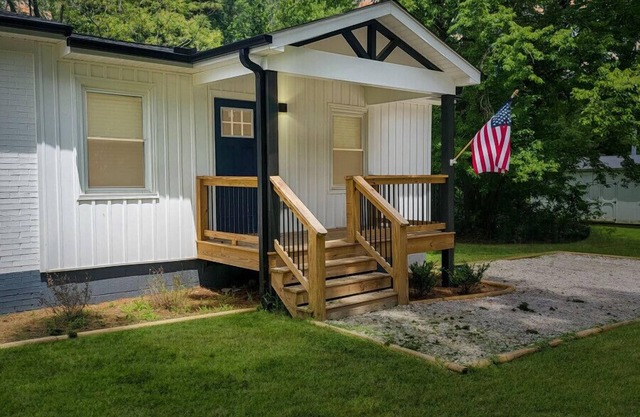 1BR Garner Gem|Backyard & Pet Friendly