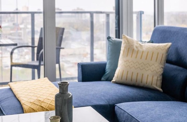 1BR Modern Condo - King Bed and Stunning City View