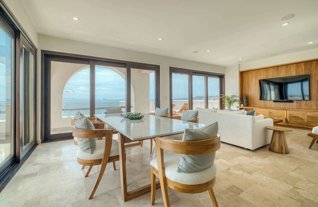 1BR Penthouse Ocean View