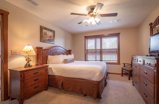 1BR Top Floor Condo w/Pool Access & Balcony