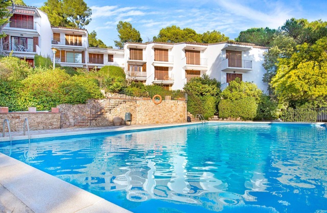 1CLIP H3 -Renovated apartment located in a very quiet area only 500m from the beach of Llafranc.