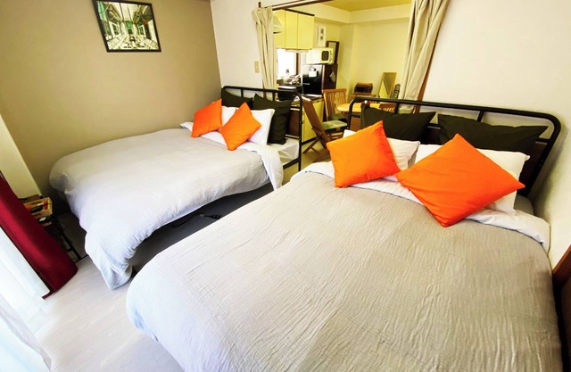 1minute walk to stataion, direct bus to Haneda Airport! Easy access!