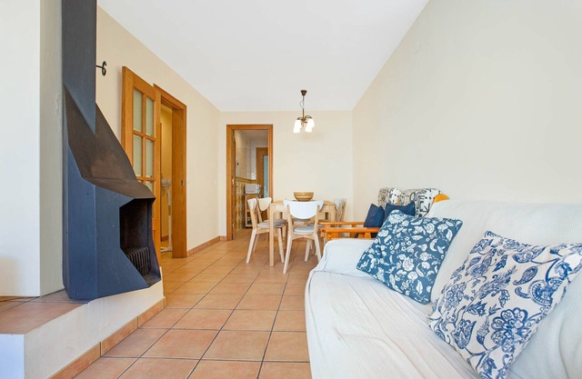 1MON 01 - Central apartment with garage, located 200 meters from the beautiful beach of Llafranc
