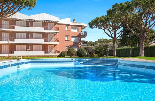 1ROT 02 - Lovely modern style apartment a few minutes' walk from the quiet beach of Calella de Palafrugell