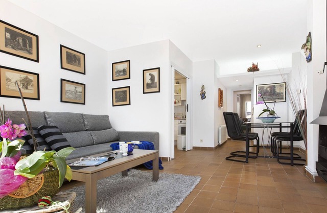 1SAB 01 - Cosy 2 bedroom apartment located just 100m from the lovely beach of Llafranc