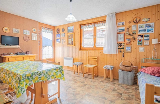 1st floor, balcony, tv, ski locker, 37m², Aussois