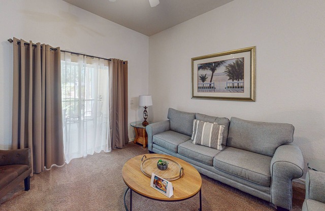1st-floor condo near theme parks, basketball court, pools, & tennis court