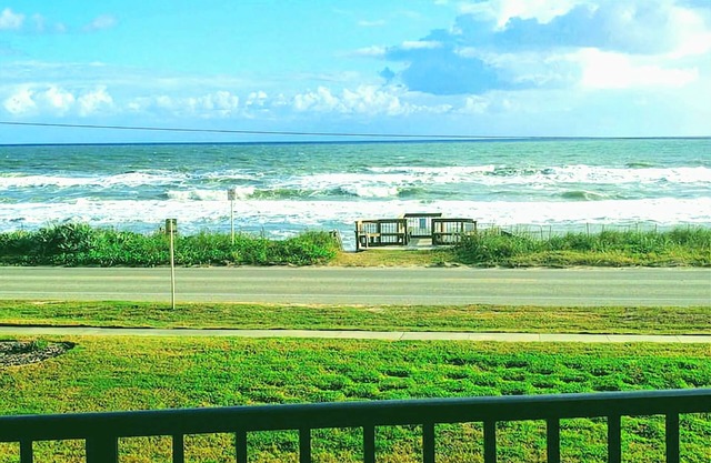 2/2 Direct Oceanfront w/Oversized Balcony/WIFI/Pool/Quiet Area