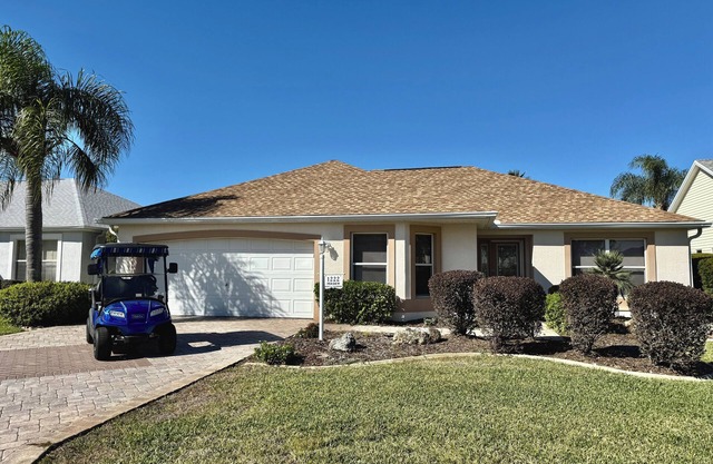 2/2 (+ Office w/Sofa Bed) in The Village of Glenbrook