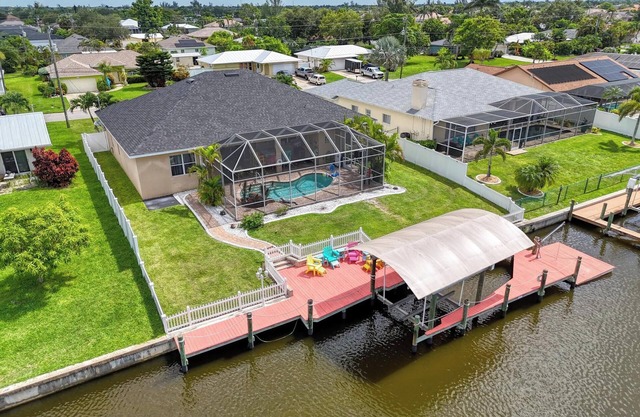 2,791Sqft, FREE EV Charging, FREE HTD Pool, 20K Boatlift, Kayaks, Bikes, Dog OK!