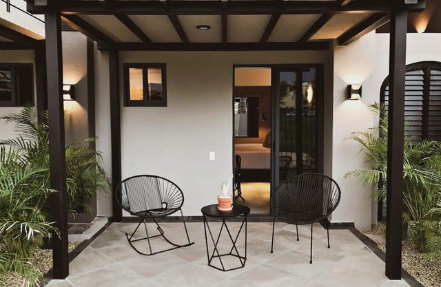 2 Amazing King Suites near Costa Azul Beach