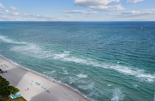 2 bdr ocean front with spectacular view of South Miami