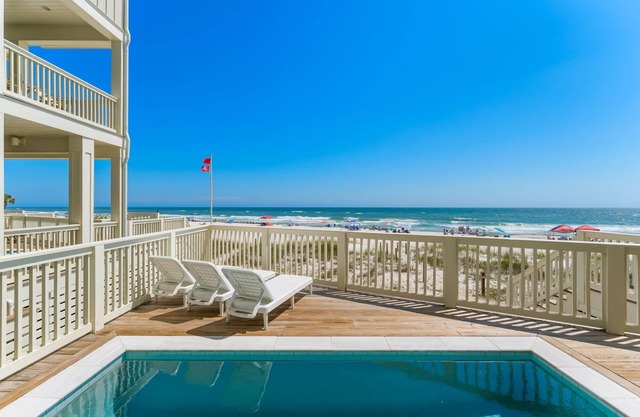 2 Beach Houses -Direct Beachfront, Sleeps 24, 2 Pools, West End