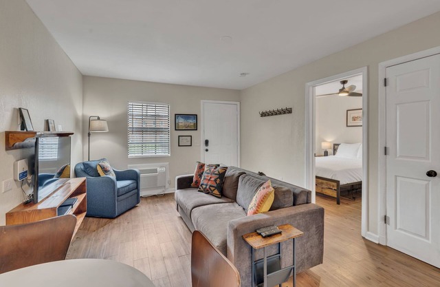 2 Bed 1 Bath Near Nashville!