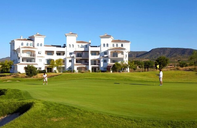 2 Bed Apartment On PGA Golf Course