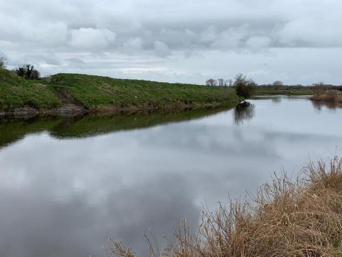 2-Bed Apartment Sleeps 6 with Parking