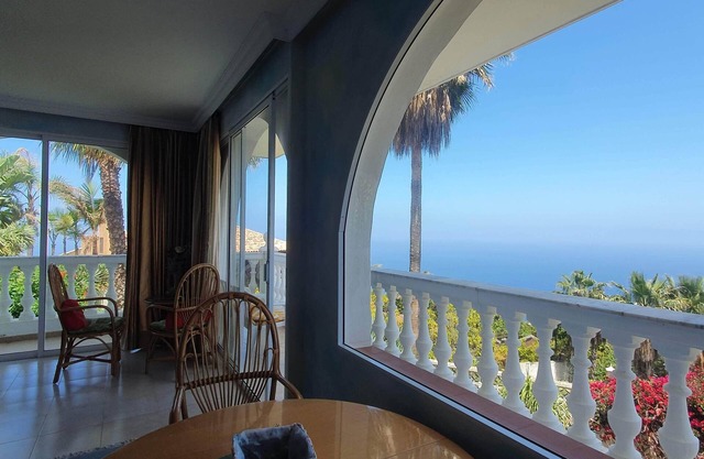 2 Bed Bliss Villa Larnia's Panorama Studio