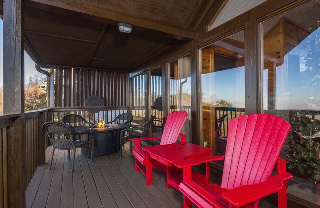 2 Bed Cabin - Hot Tub, View! National Quartet Convention Opening!