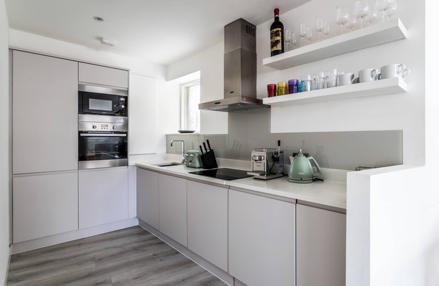 2 Bed City Pad - opposite Borough Market