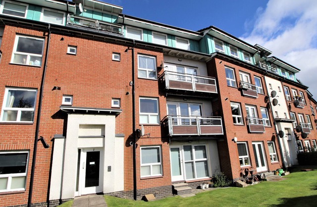 2 bed flat Anniesland