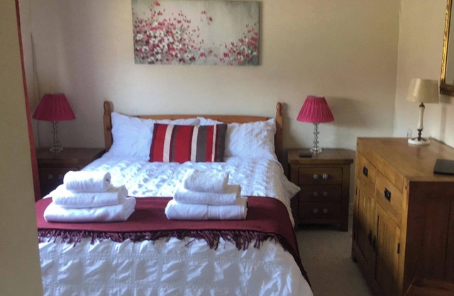 2-Bed House Sleeps 4 - Enclosed Garden - Tv & WiFi