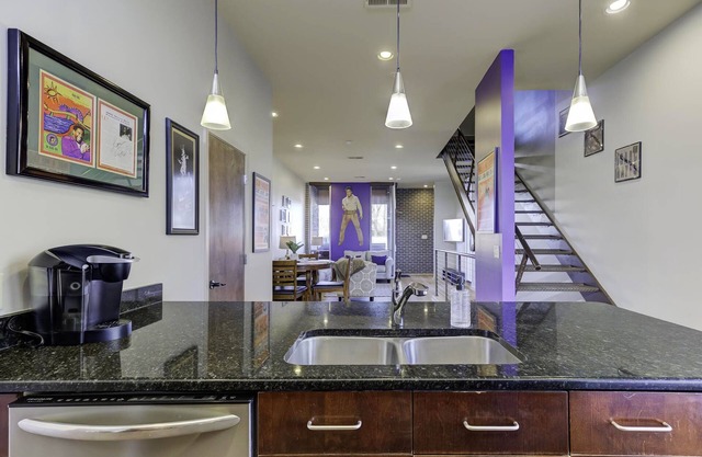 2 bedroom/2.5 bath Memphis Condo - Prime Downtown Location! Newly Renovated