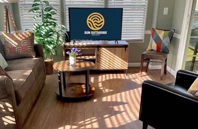 2 Bedroom 653050 by Houzlet