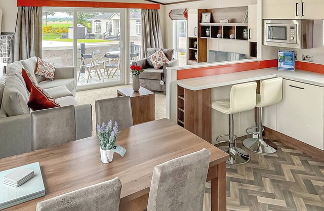 2 bedroom accommodation in Laurenkirk