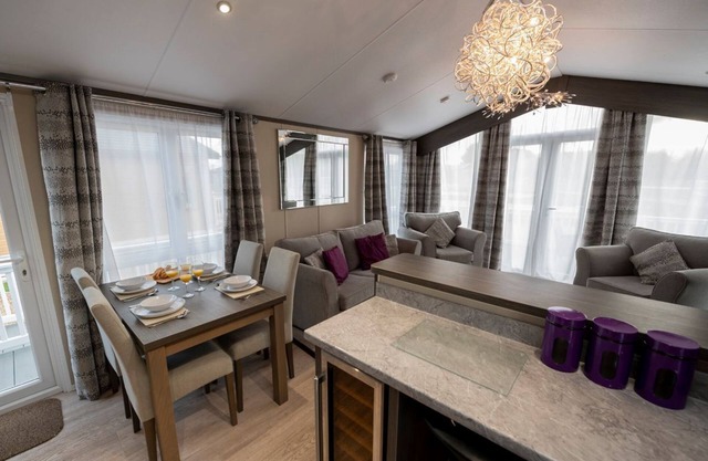 2 bedroom accommodation in Lowestoft