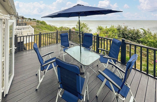2 bedroom accommodation in Corton, near Lowestoft