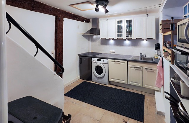 2 bedroom accommodation in Pomerols