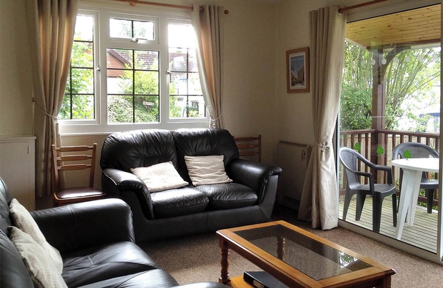 2 bedroom accommodation in Wroxham, Norfolk Broads
