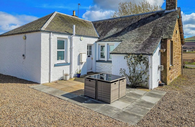 2 bedroom accommodation in Meigle