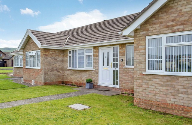 2 bedroom accommodation in Tywyn