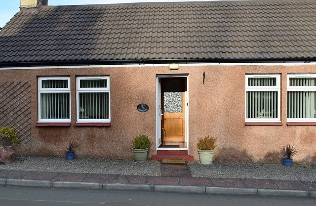 2 bedroom accommodation in Craigrothie, near Cupar