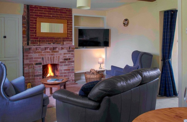 2 bedroom accommodation in Langham, near Holt