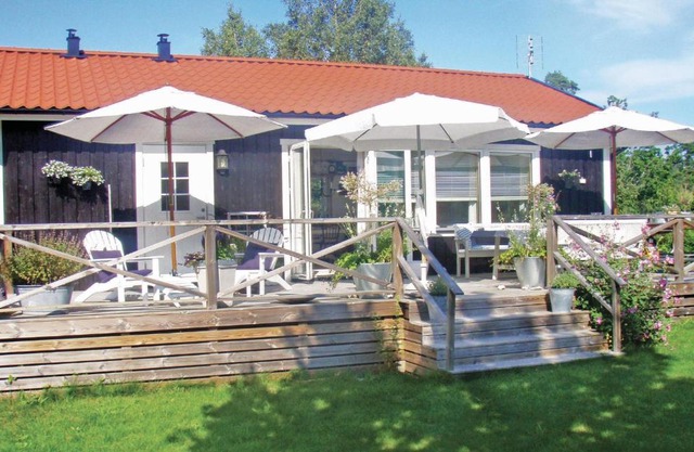 2 Bedroom Amazing Home In Lärbro