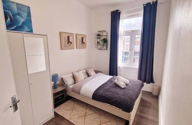 2 Bedroom Apartment | 2 Beds | Canning Town