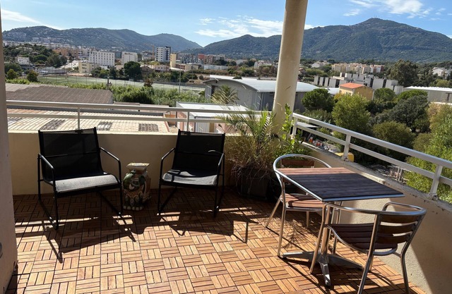 2-BEDROOM APARTMENT AT THE ENTRANCE TO AJACCIO