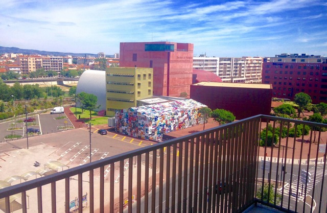 2 bedroom apartment facing the archipelago theater with stunning views 4p WIFI