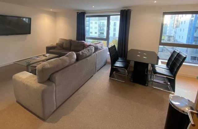 2 bedroom apartment with 2 bathrooms