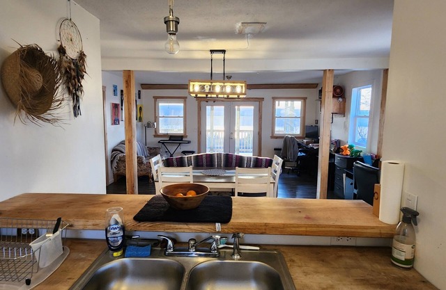 2-bedroom apartment on Seneca Wine Trail with AC, WiFi. Enjoy your stay