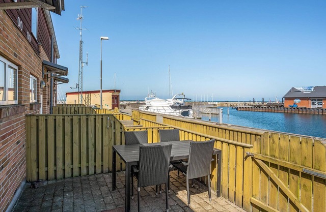 2 bedroom awesome home in Glesborg