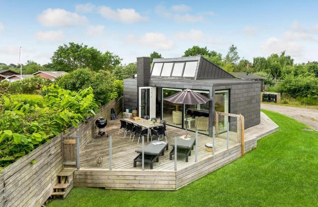 2 Bedroom Awesome Home In Juelsminde