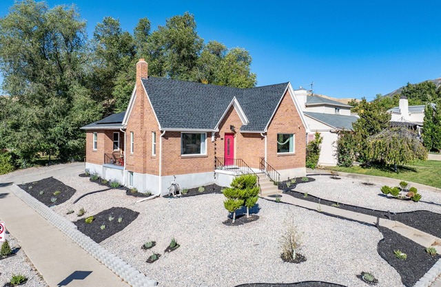 2-bedroom Basement Apartment in lovely Salt Lake City with WiFi, AC