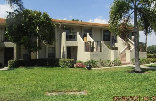 2 Bedroom Condo 225711 by Houzlet