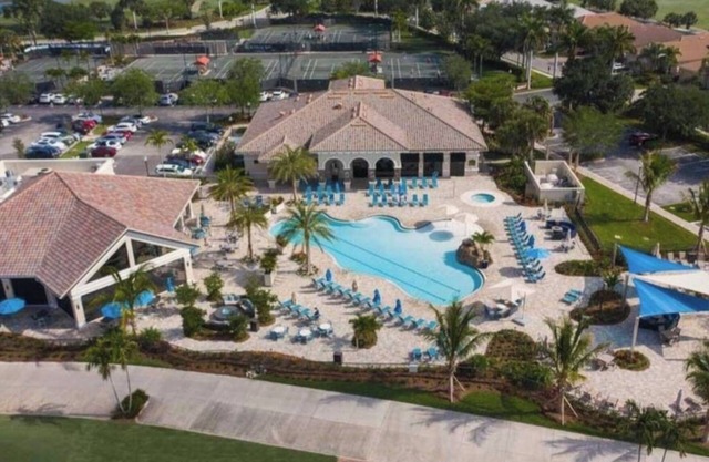 2 Bedroom Condo at Heritage Bay Golf & Country Club with Unlimited Golf!